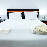 Avenida House 1