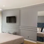 Azor Central Lodge