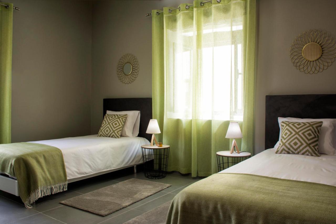 Stonehouse Apartment *