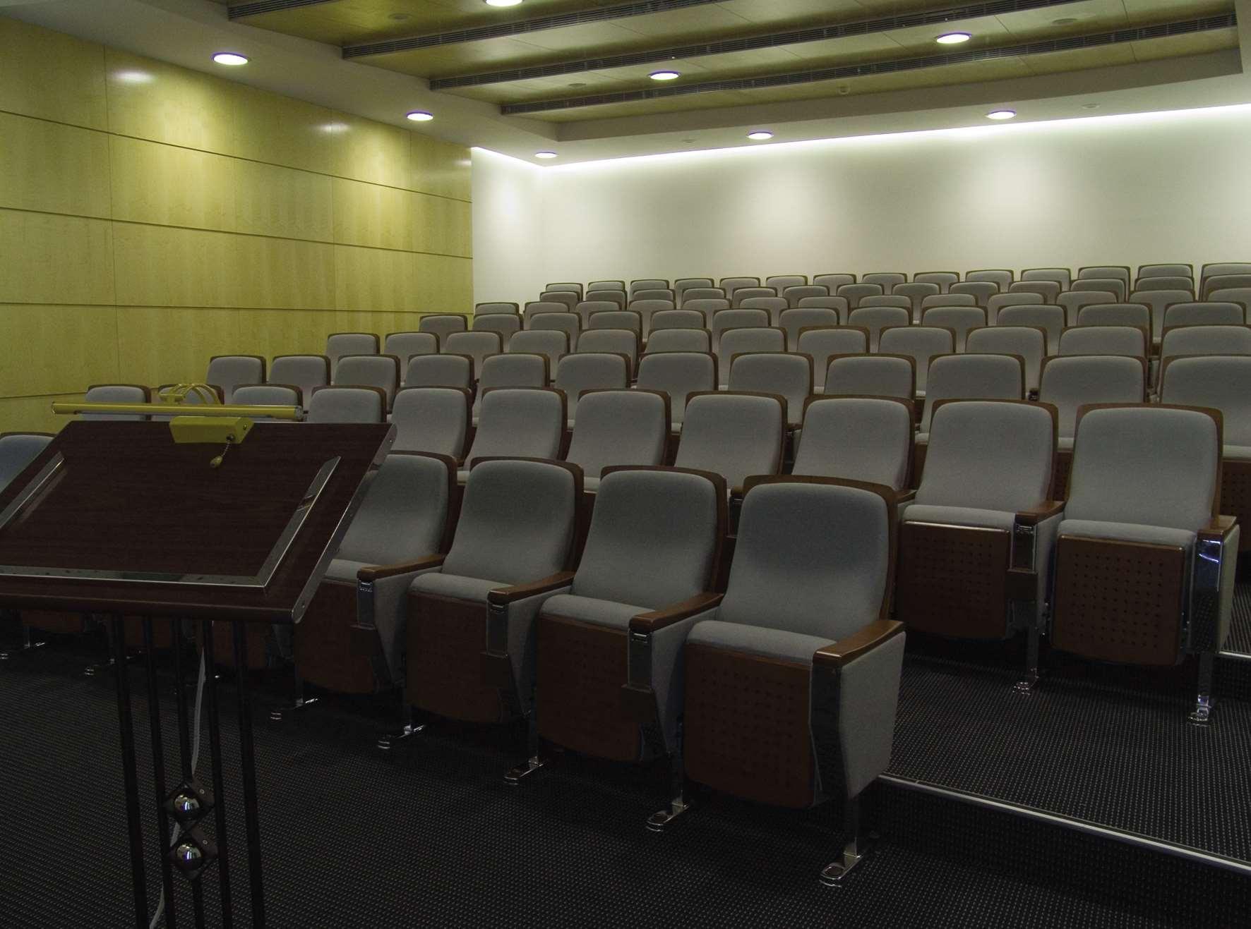 Vip Executive Azores Khách sạn 4*