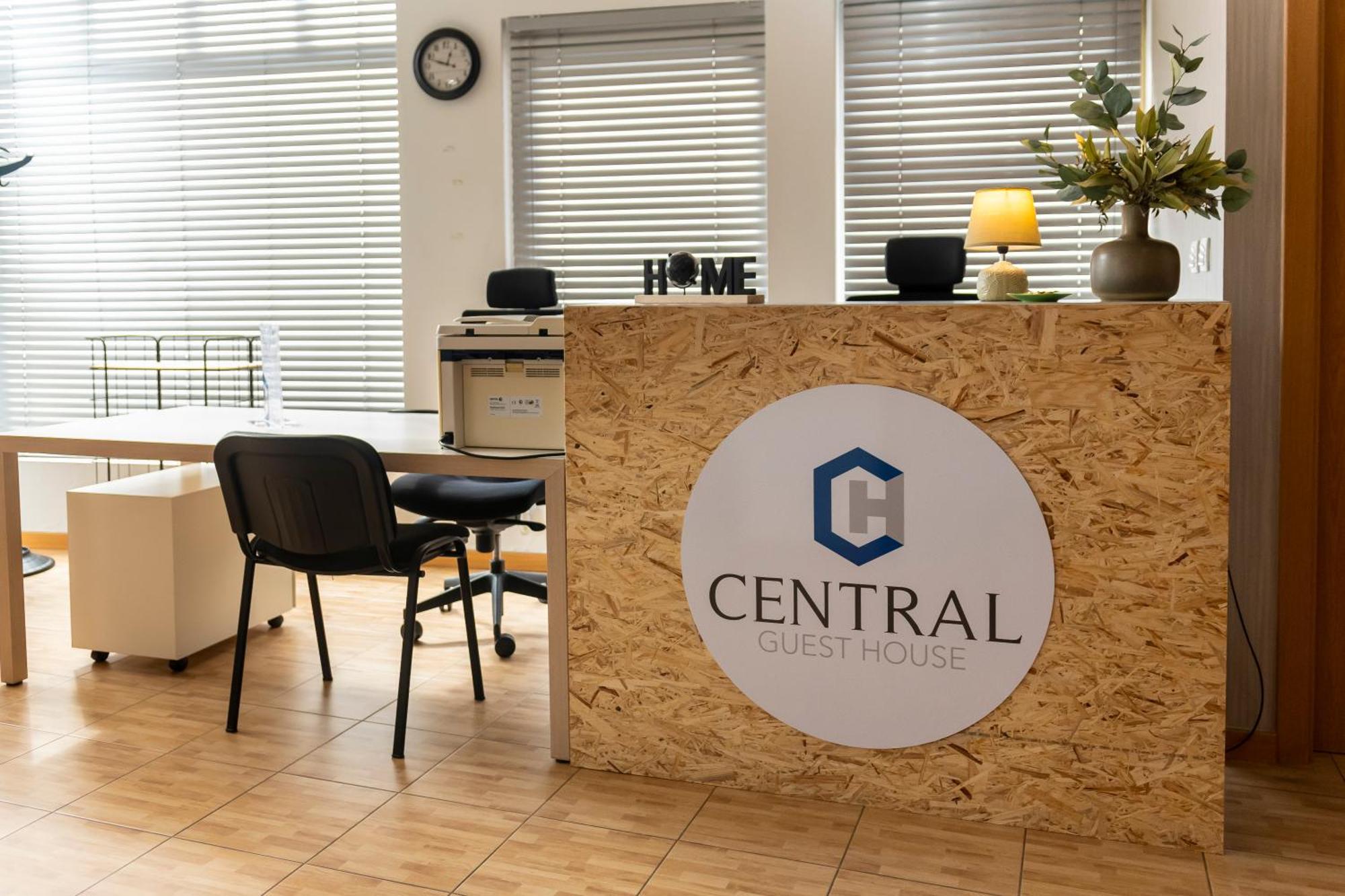Central Guest House *