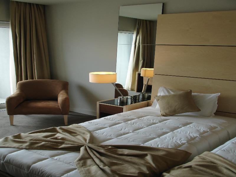 Khách sạn Vip Executive Azores 4*