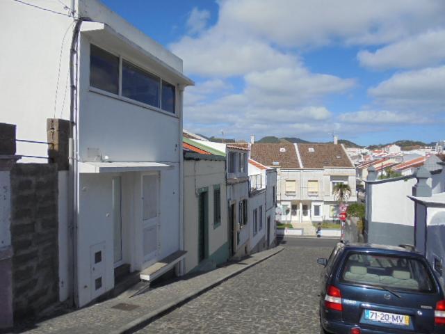 Sunny House Apartment