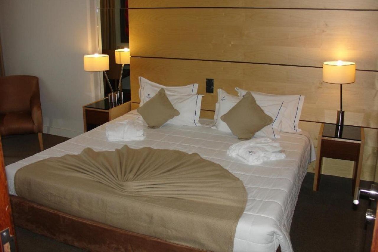 Khách sạn Vip Executive Azores 4*