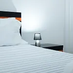Avenida House 1