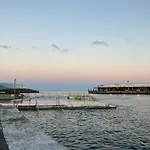Mermaid House, Ponta Delgada