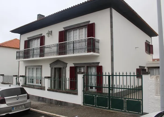 Vitorino De Nemesio Guesthouse