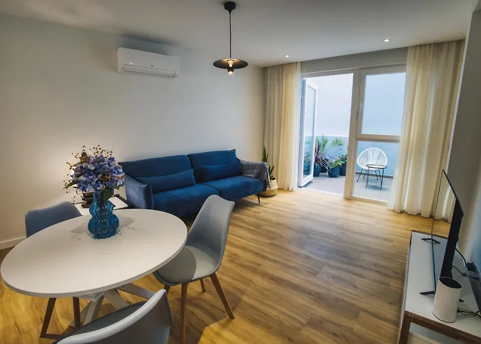 Azure Downtown - Flat 2
