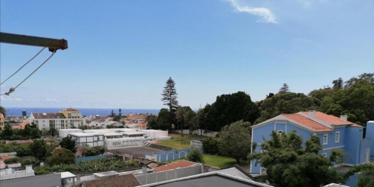 Arquinha * Ponta Delgada (Sao Miguel)