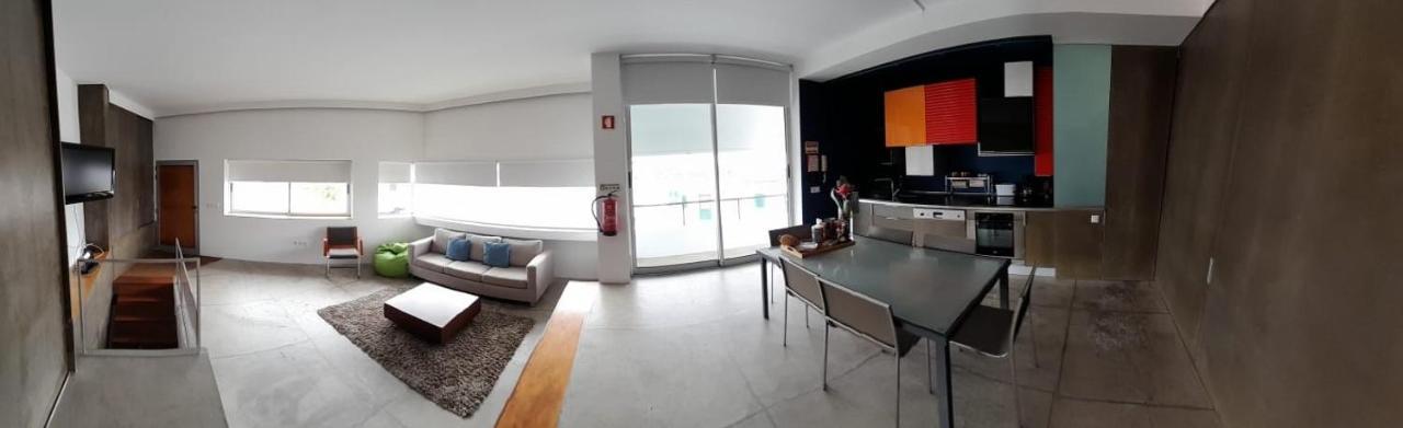 Stunning 2 Double Bedroom Designer House. Casa de férias *