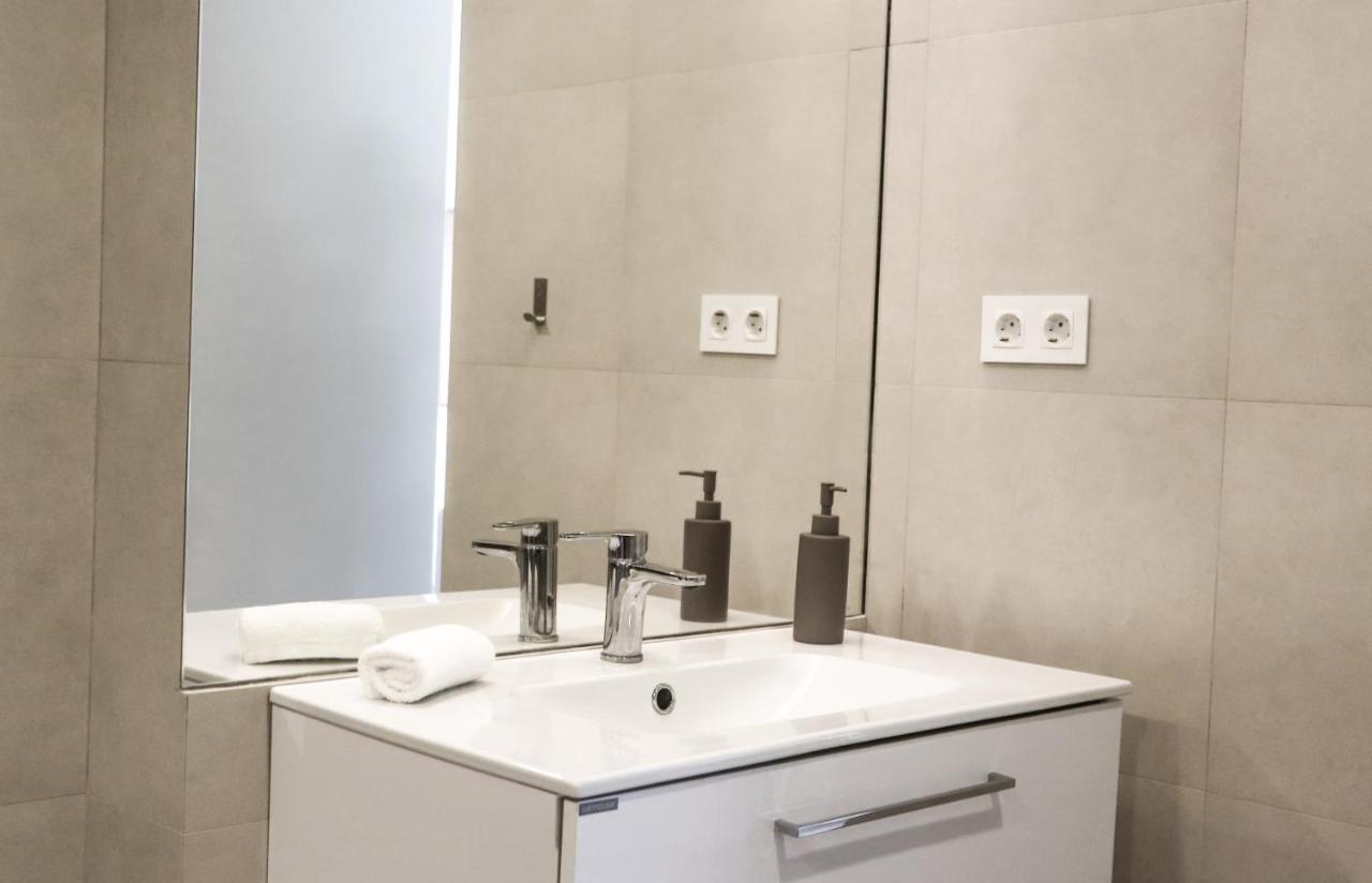 Apartment Aljube Residences Iii - Novo No Centro De Pdl *