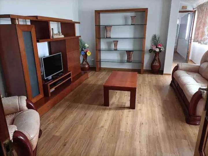 Azores House Affittacamere *