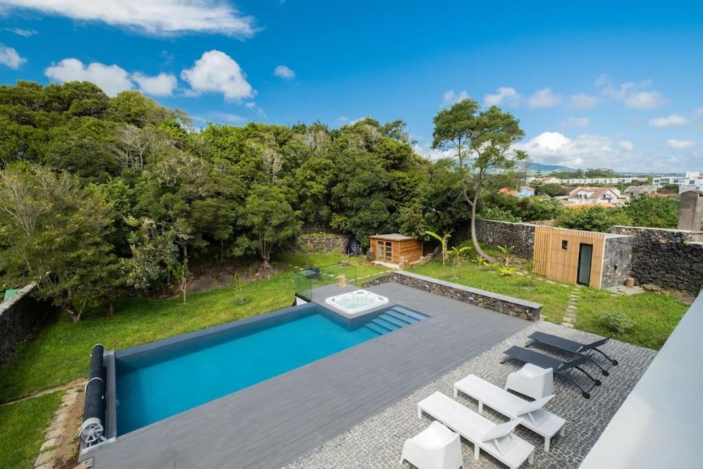 Lotus House - Heated Pool & Jacuzzi Near The Holiday home Ponta Delgada (Sao Miguel)