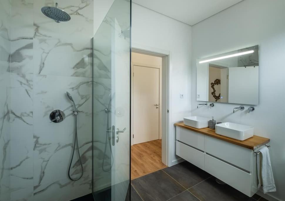 Lotus House - Heated Pool & Jacuzzi Near The Holiday home
