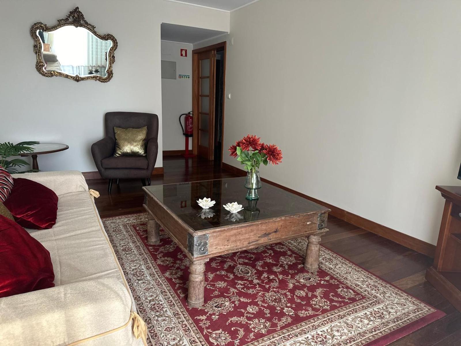 Apartment Azor International Ii *