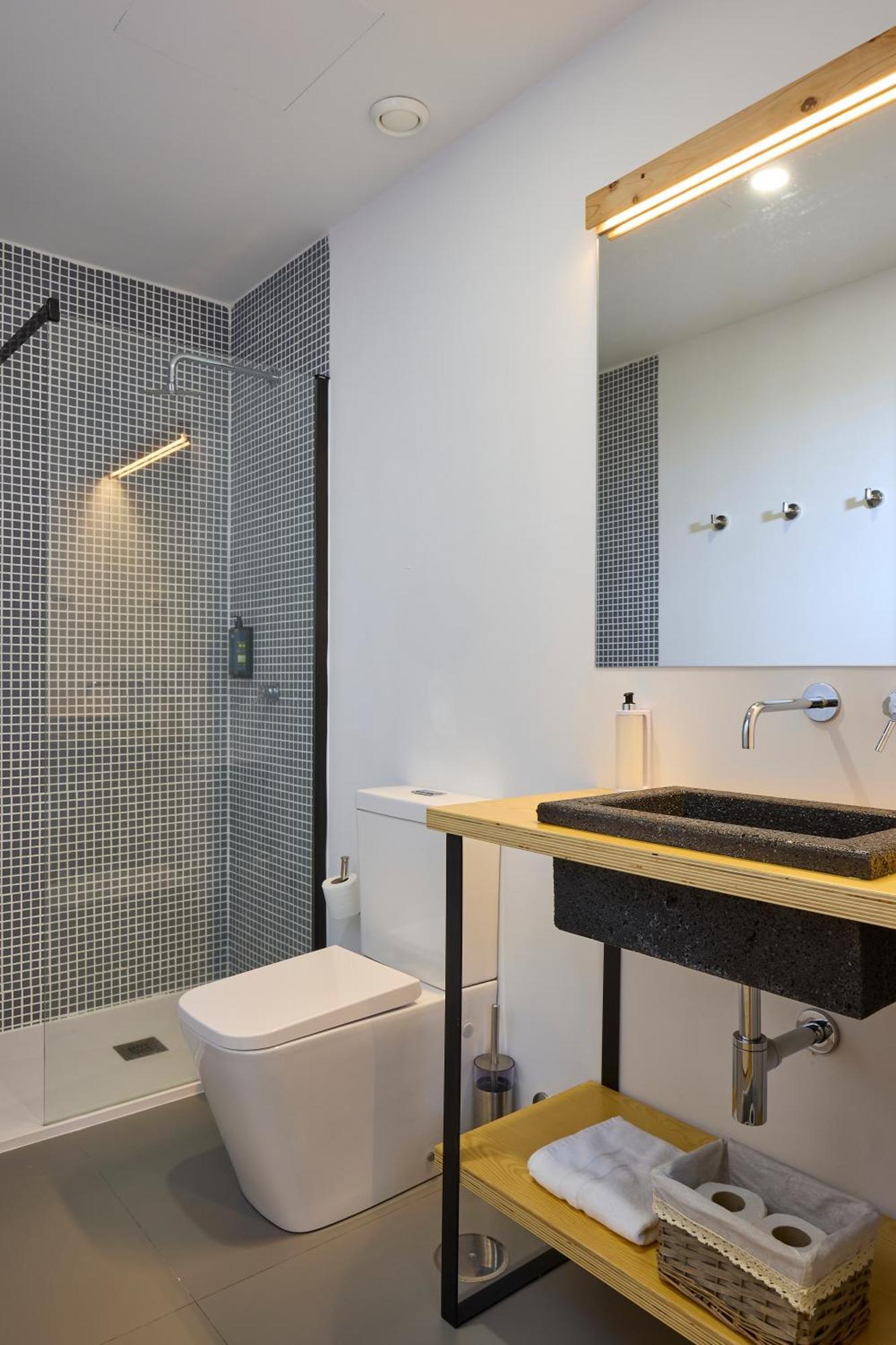 Hostel Matriz 55, & Ponta Delgada (Sao Miguel)