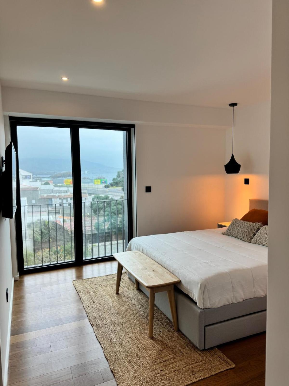 New Apartment, 2 Ensuite Bedroom, Amazing Sea View Apartment *