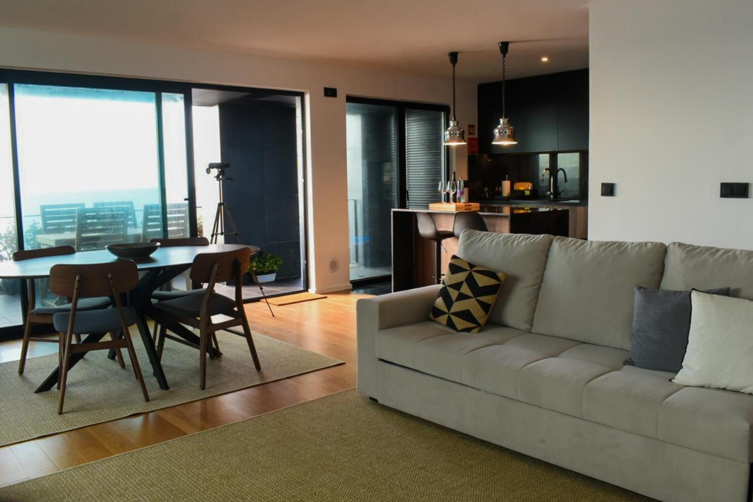 New Apartment, 2 Ensuite Bedroom, Amazing Sea View *