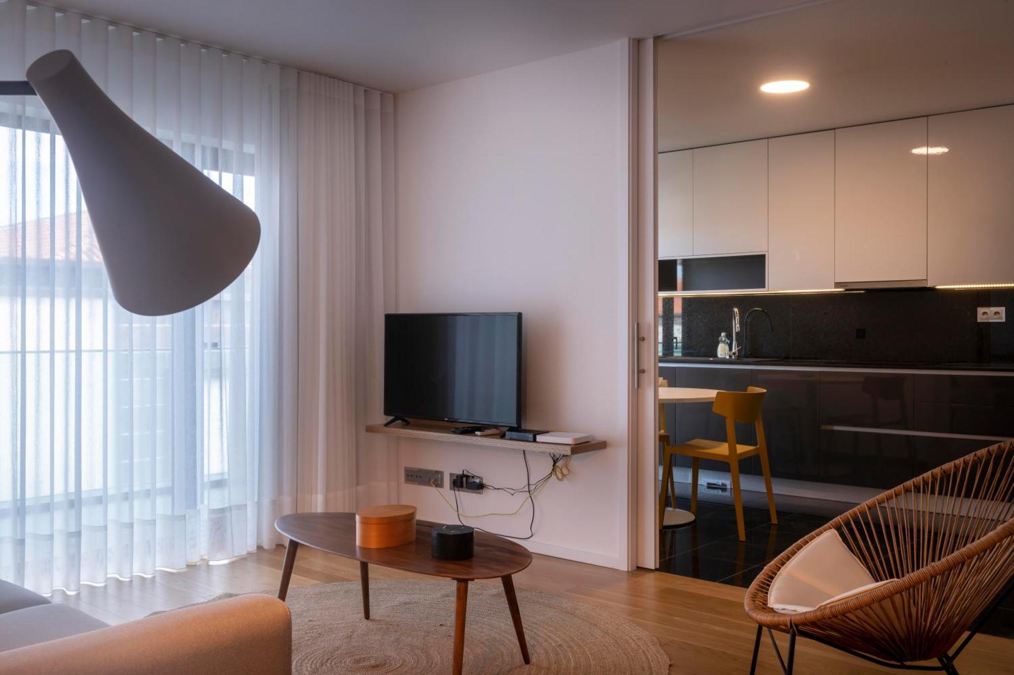 Luxury Apartment *