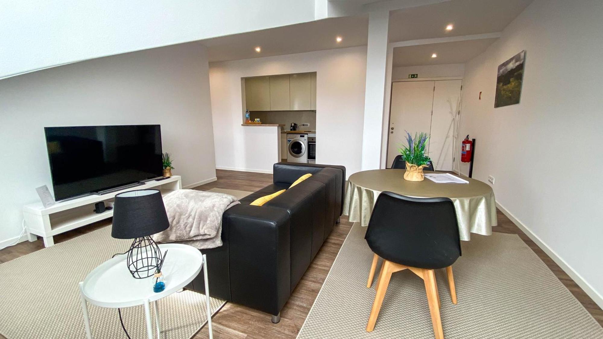 Sao Miguel Charming House By Lfc Apts * Ponta Delgada (Sao Miguel)