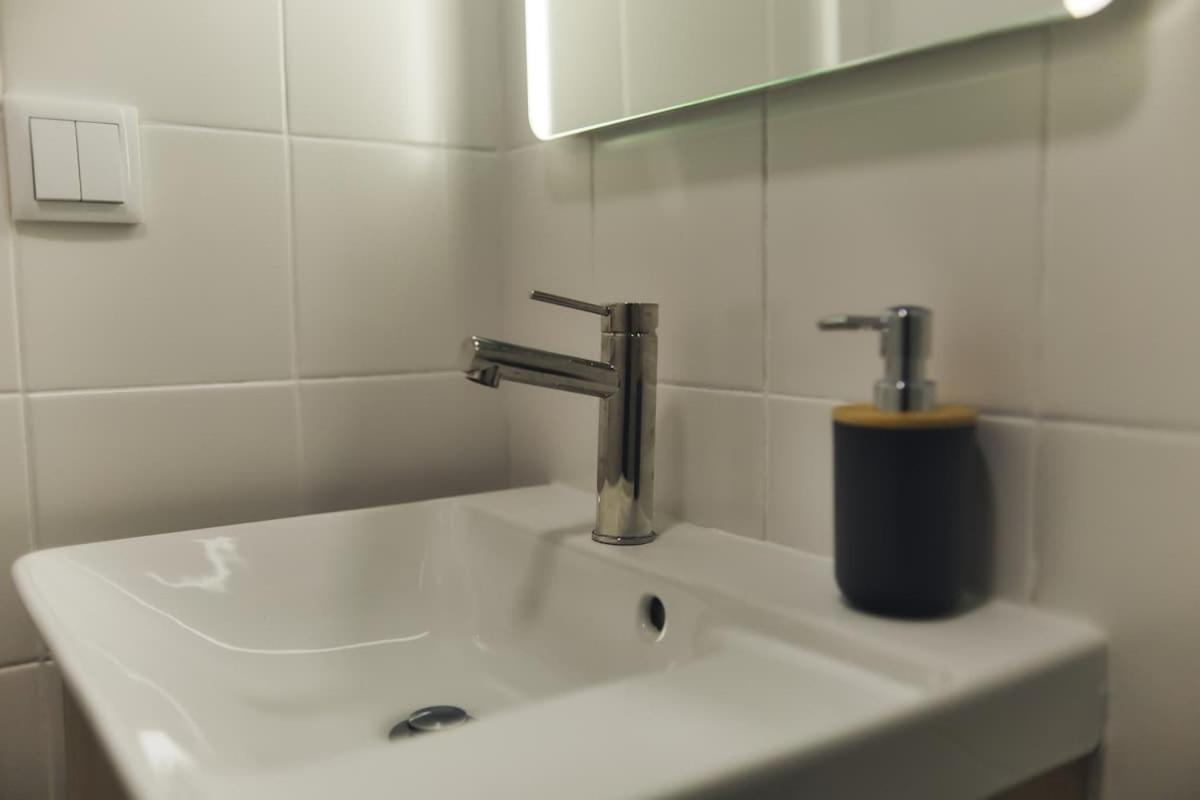 Azure Downtown - Flat 3 Apartment
