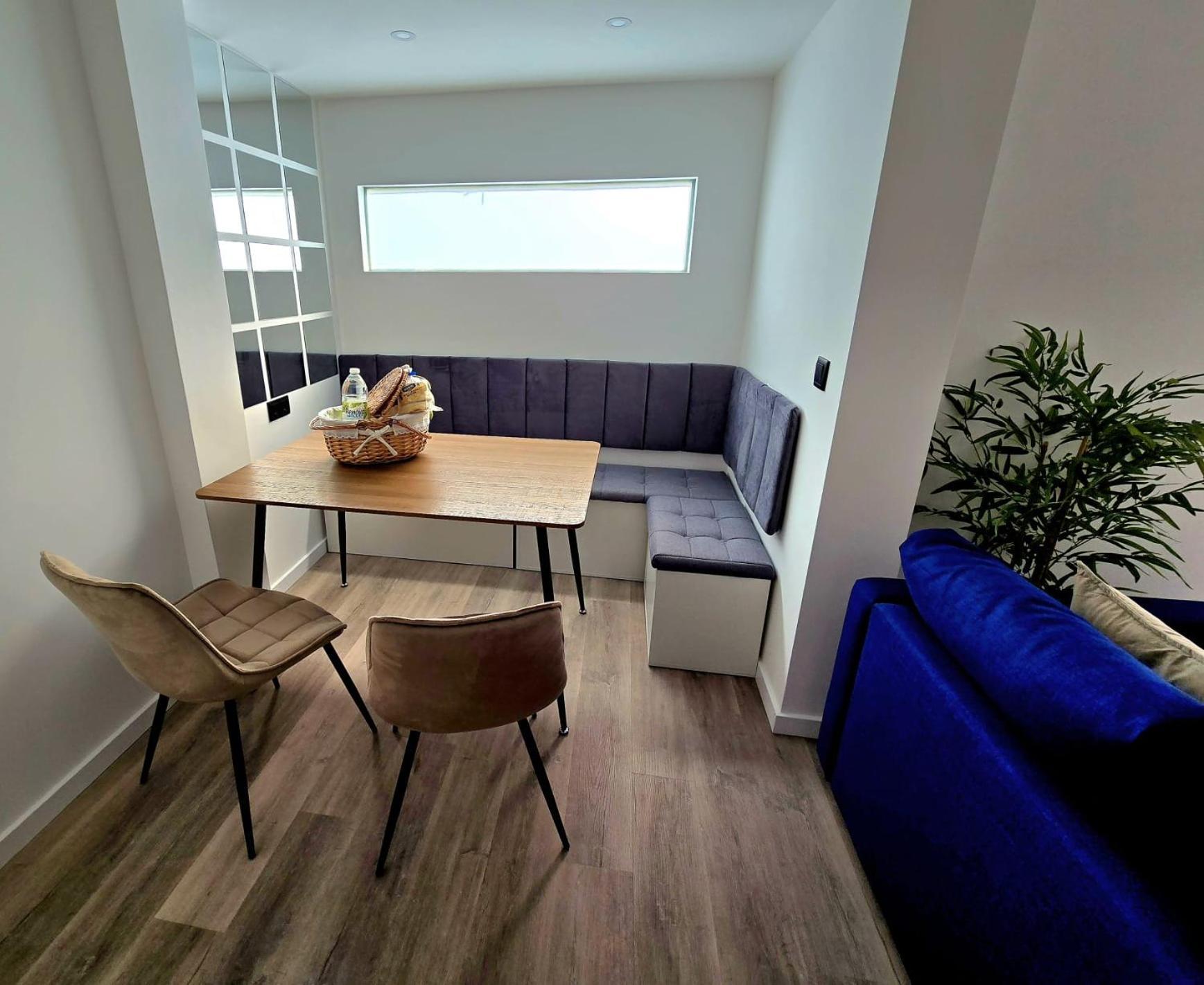 Nest Apartment *