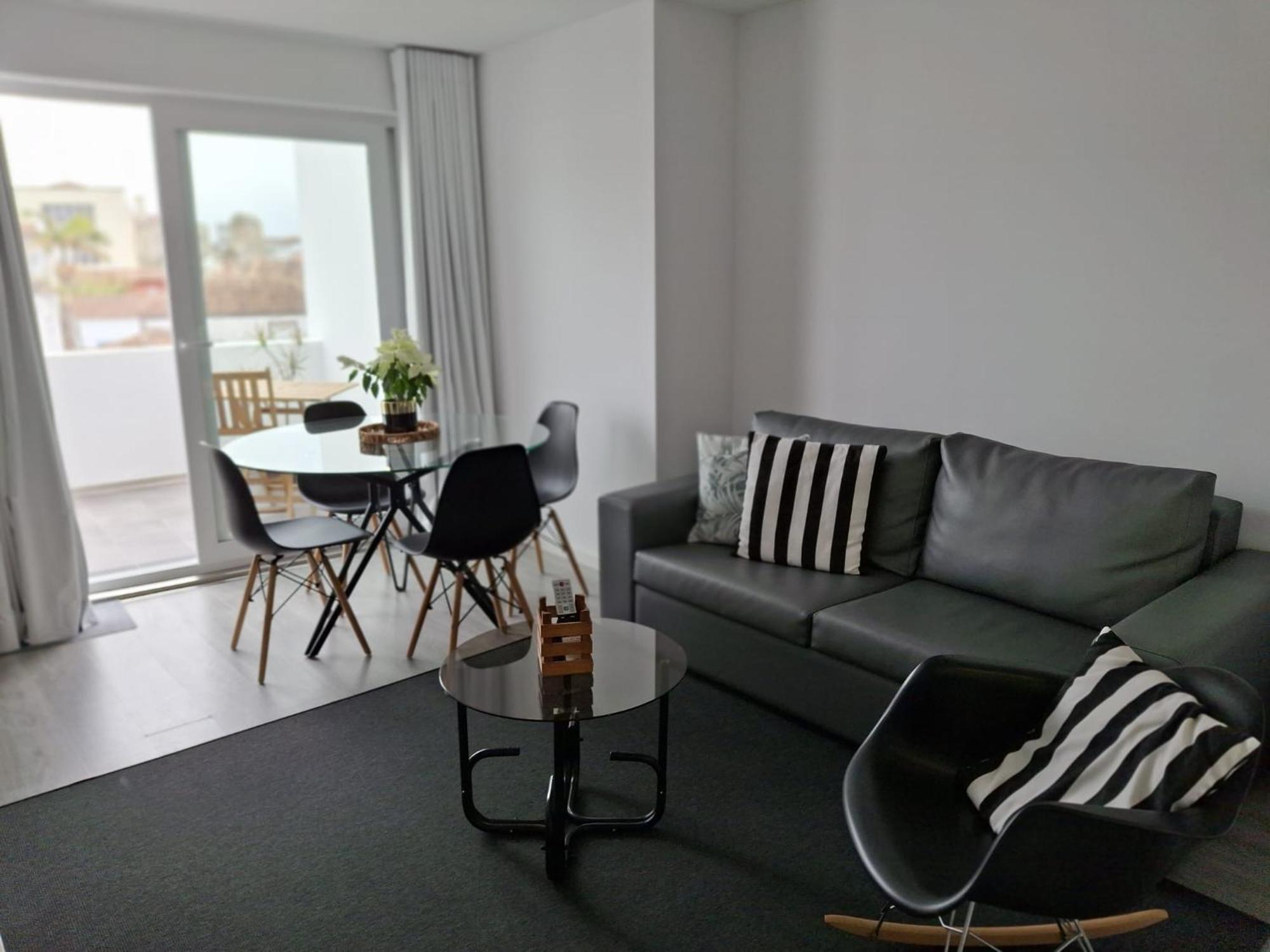 Smile And Wave Apartment *
