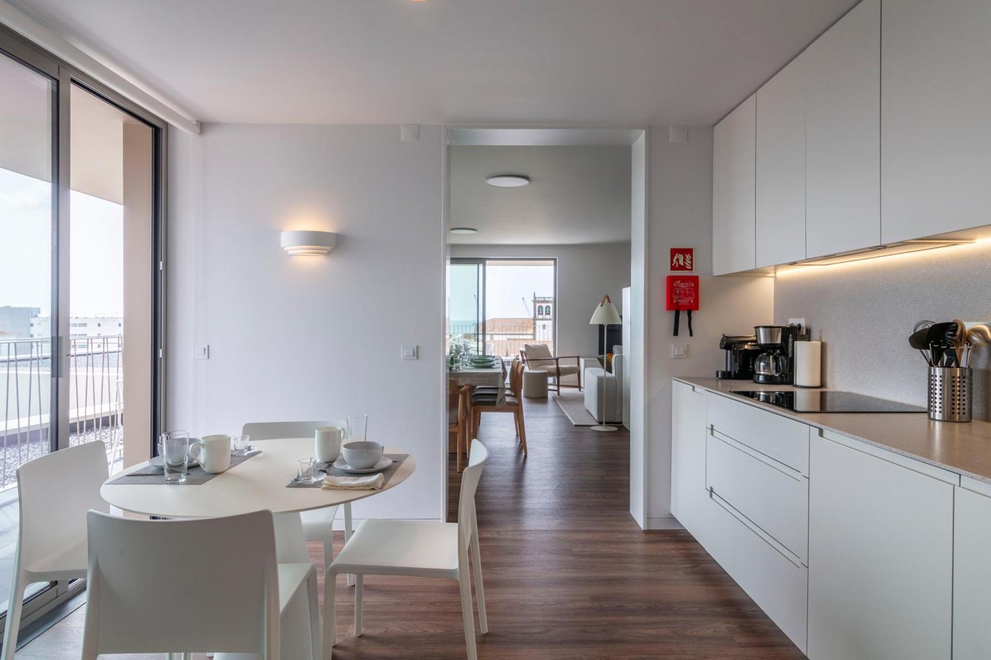 Urban Penthouse Apartment *