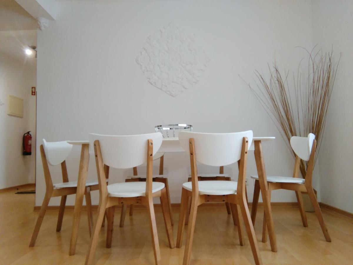 Pineapple Al Apartment *